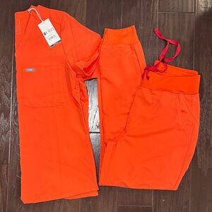 Figs Bold Orange Scrub Set